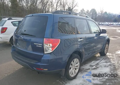 2011 Subaru Forester 2.5X Premium z USA, uszkodzony, nr VIN JF2SHADC3BH781095